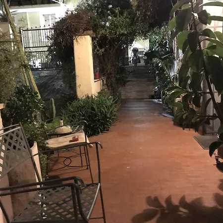 Le Finestre Di Luz 게스트하우스 2*